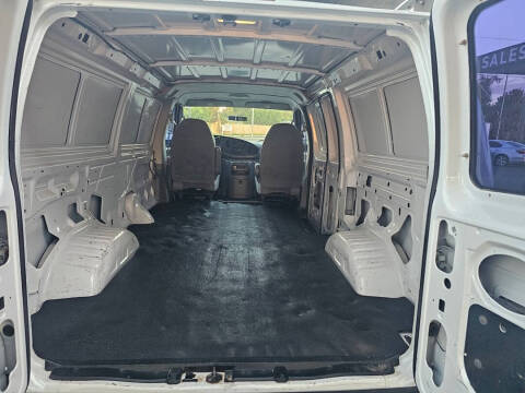 2004 Ford E-Series E-150