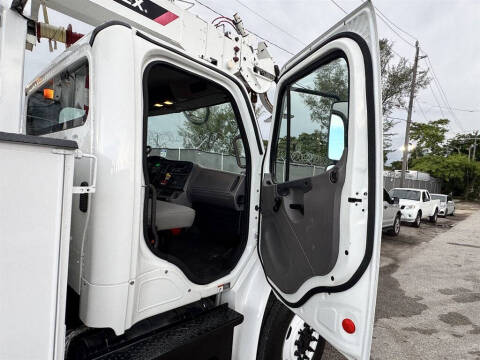 2017 Freightliner M2 106