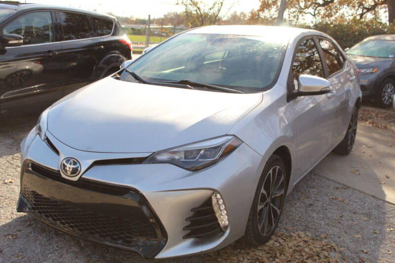 2017 Toyota Corolla SE photo 3