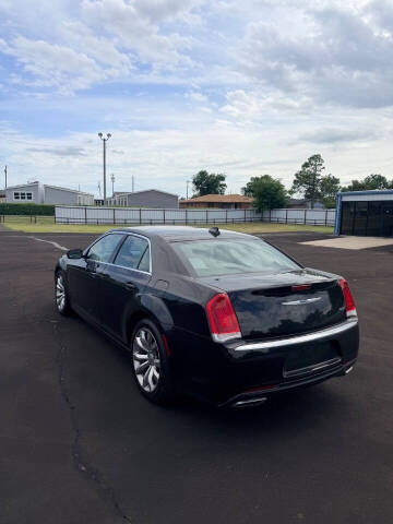 2017 Chrysler 300 Limited