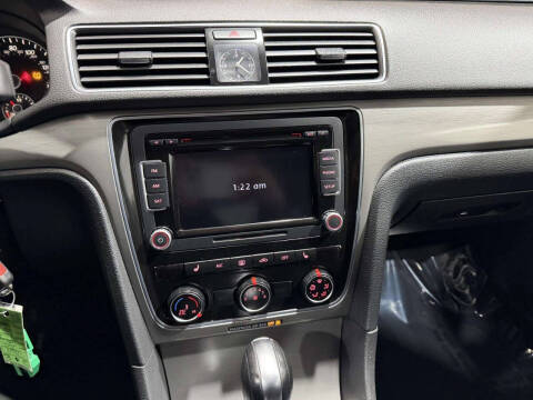 2015 Volkswagen Passat 1.8T SE