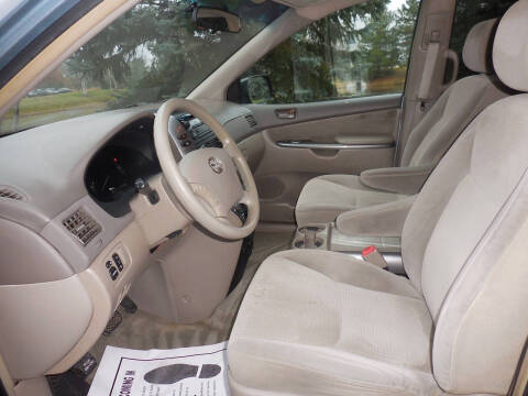 2008 Toyota Sienna LE 7-Passenger