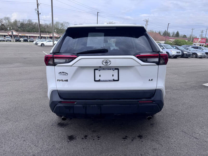 2020 Toyota RAV4 LE