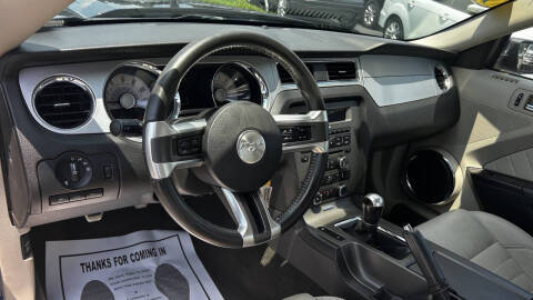 2010 Ford Mustang V6 Premium