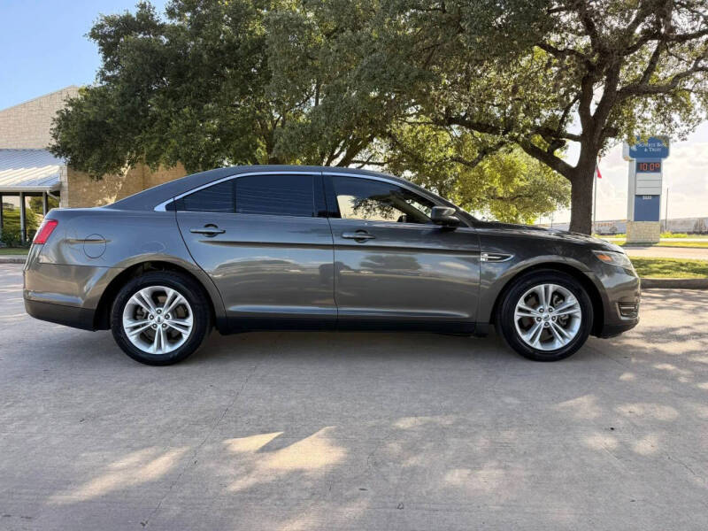 2017 Ford Taurus SEL