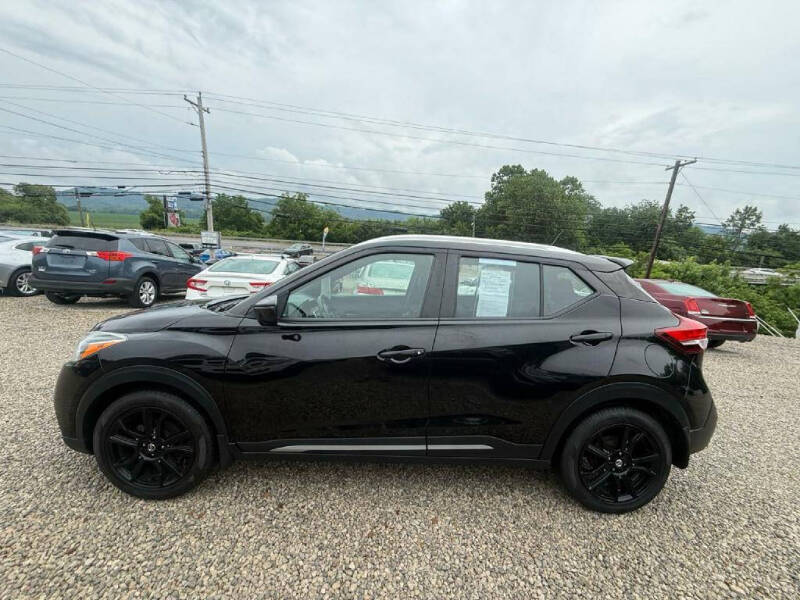 2020 Nissan Kicks SR