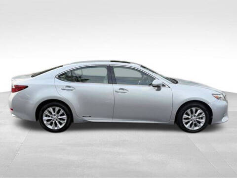 2013 Lexus ES 300h