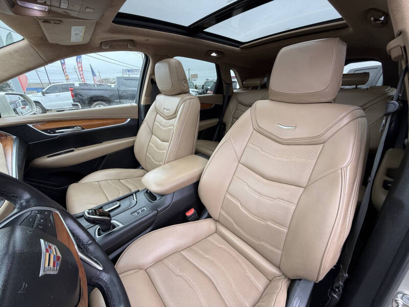 2017 Cadillac XT5 Platinum