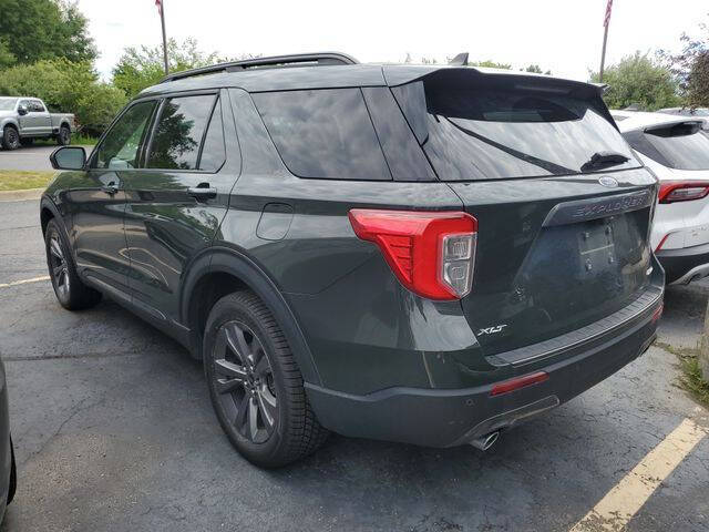Dk. Green 2022 Ford Explorer XLT AWD XLT 4dr SUV 4