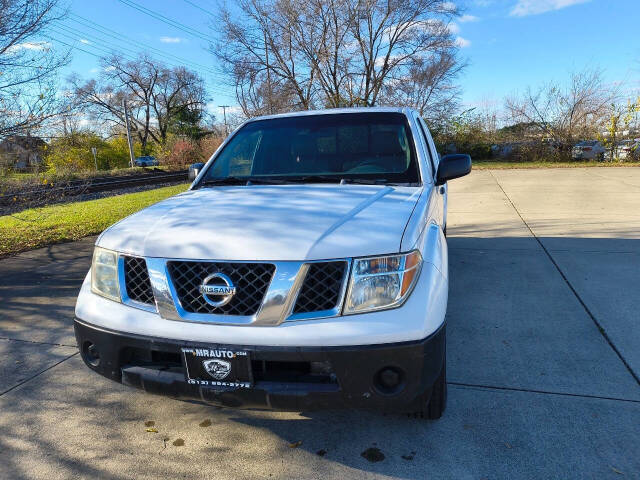 2005 Nissan Frontier XE's photo