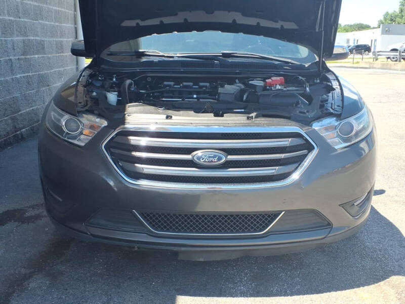 2017 Ford Taurus Limited
