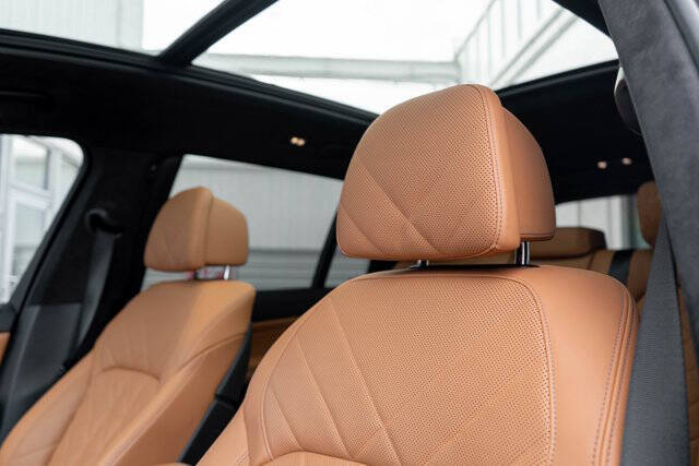 2023 BMW X7 11