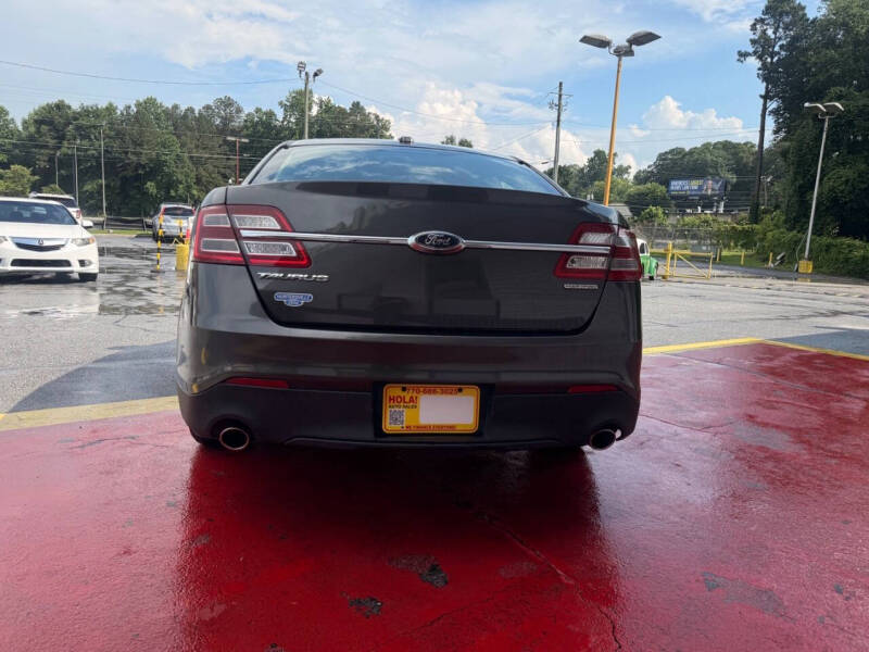 2017 Ford Taurus SE