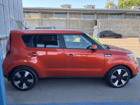 2019 Kia Soul +