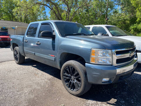 2007 Chevrolet Silverado 1500 for sale at RON'S RIDES,INC in Bunnell FL
