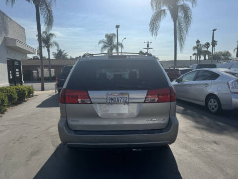 2004 Toyota Sienna LE 7 Passenger