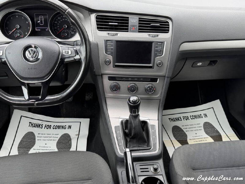 2016 Volkswagen Golf TSI S
