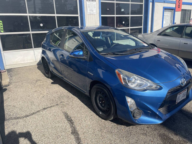 2015 Toyota Prius c Two's photo