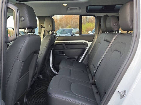 2025 Land Rover Defender 110 P400 S