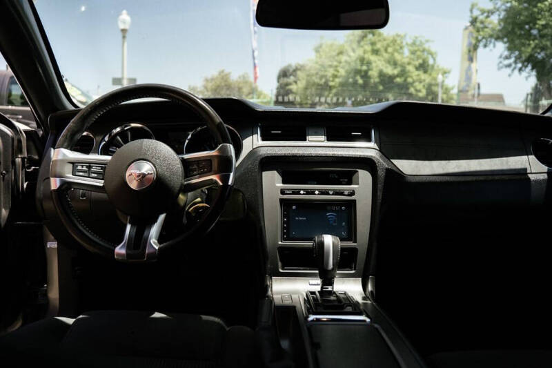 2014 Ford Mustang V6
