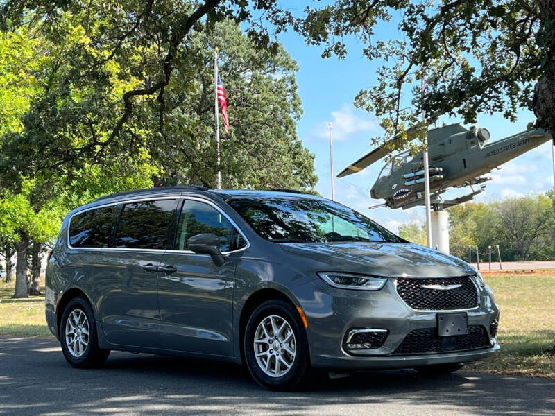 2022 Chrysler Pacifica for sale at Every Day Auto Sales in Shakopee MN