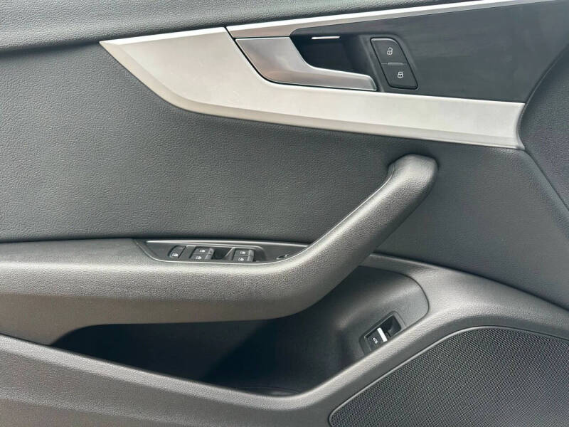 2017 Audi A4 2.0T quattro Premium