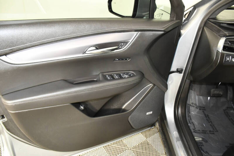 2025 Cadillac XT6 Luxury
