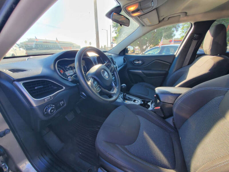 2019 Jeep Cherokee Latitude