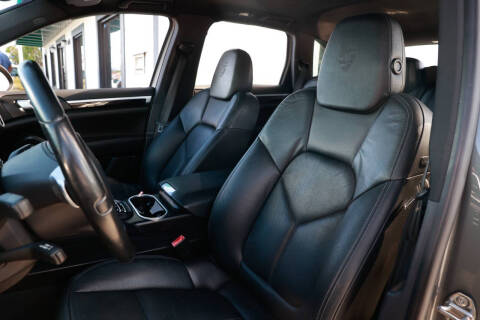 2014 Porsche Cayenne Platinum