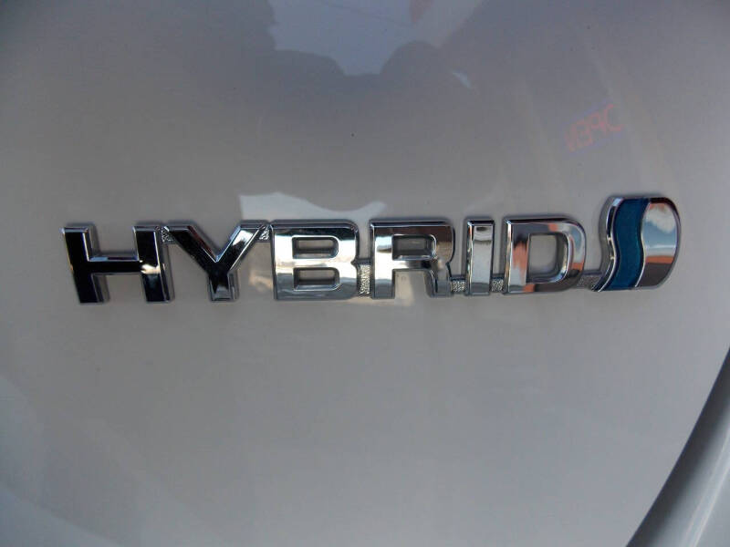 2021 Toyota Prius LE