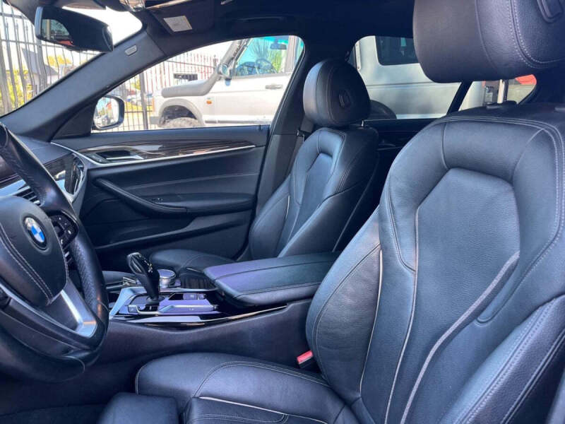 2019 BMW 5 Series 530i