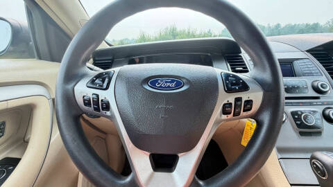 2016 Ford Taurus SE