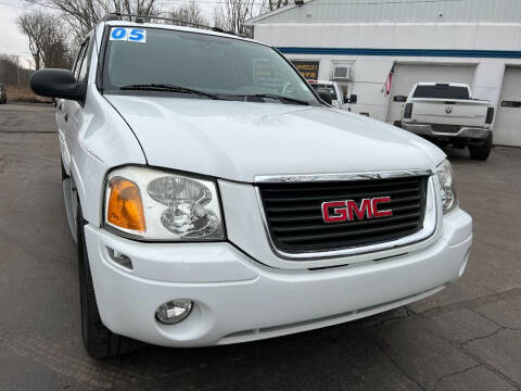2005 GMC Envoy XL for sale at GREAT DEALS ON WHEELS in Michigan City IN