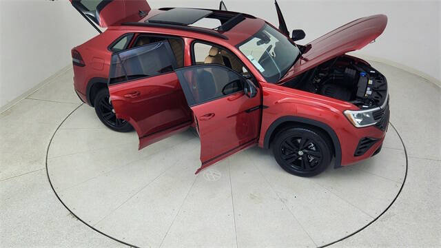 2025 Volkswagen Atlas Cross Sport SEL R-Line Black 4Motion