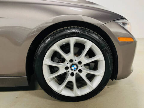 2013 BMW 3 Series 320i