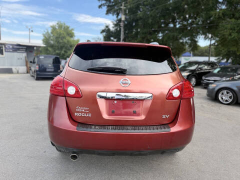 2011 Nissan Rogue SV