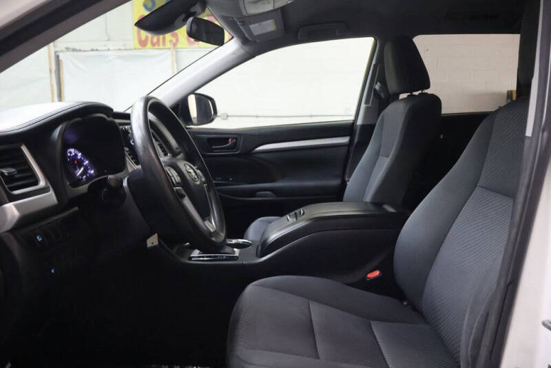 2017 Toyota Highlander LE