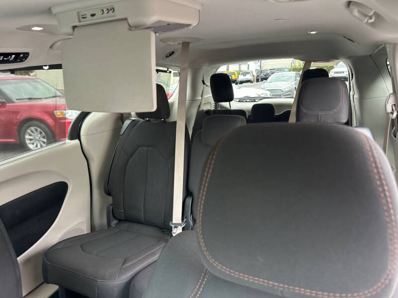 2017 Chrysler Pacifica Touring Plus