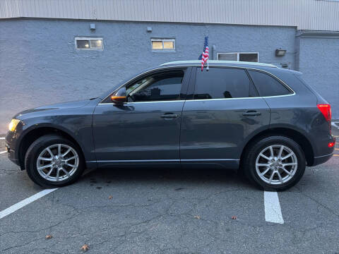 2011 Audi Q5 2.0T quattro Premium Plus