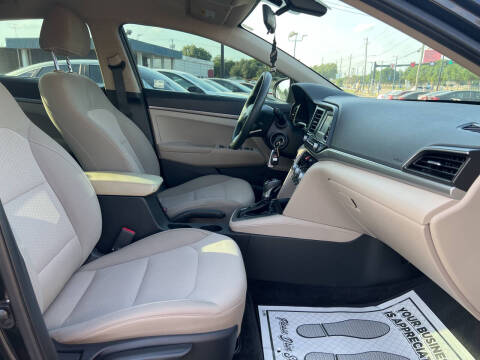 2020 Hyundai Elantra SE