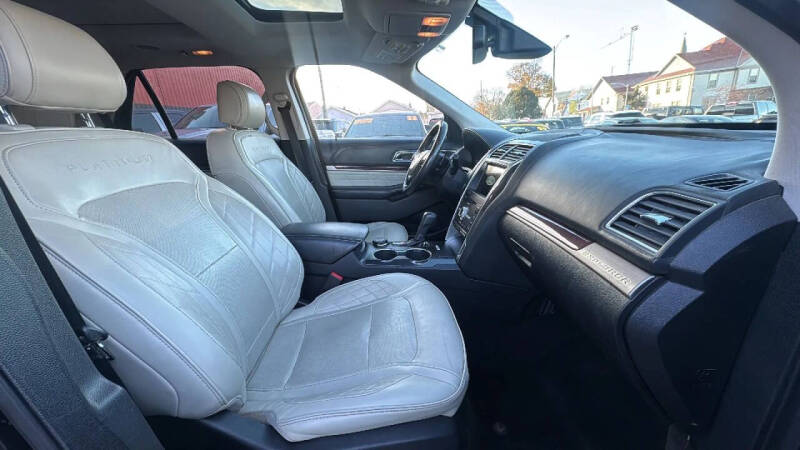 2017 Ford Explorer Platinum