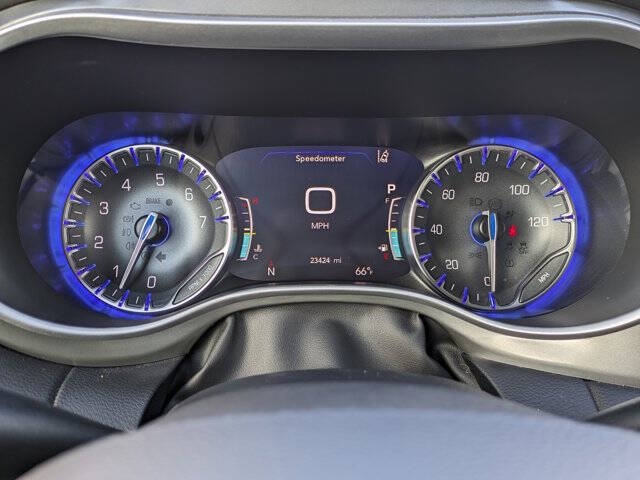 2025 Chrysler Voyager LX