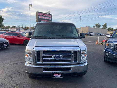 2013 Ford E-Series E-350 SD XLT