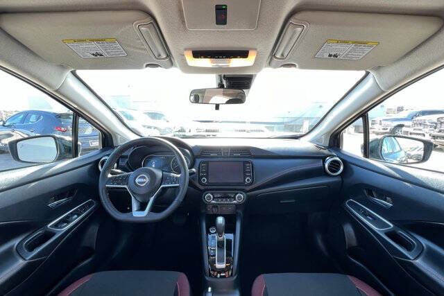 2025 Nissan Versa SR