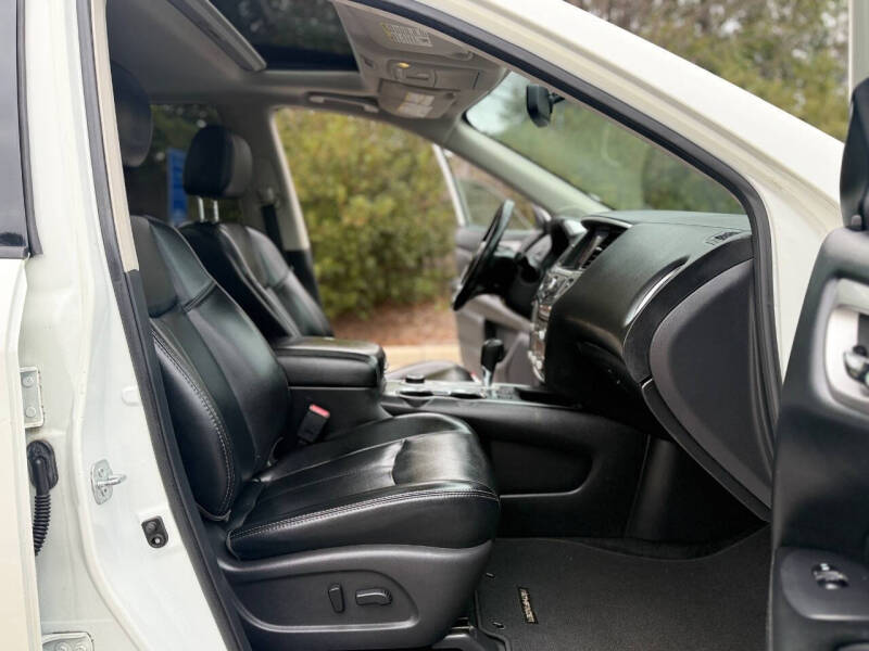 2017 Nissan Pathfinder SL