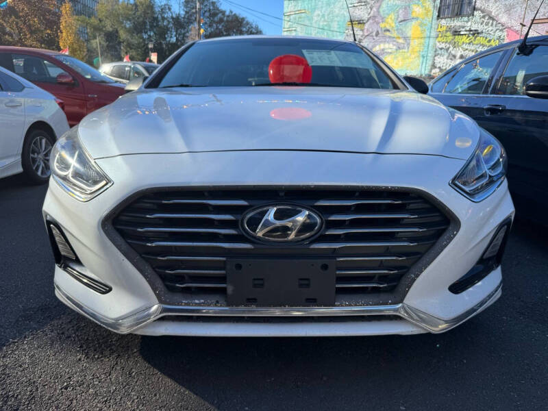 Used 2018 Hyundai Sonata SE with VIN 5NPE24AF8JH688280 for sale in Newark, NJ