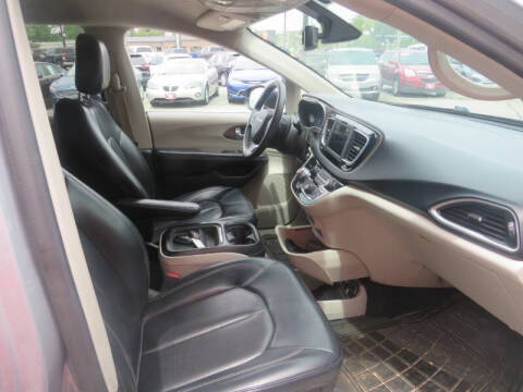 2020 Chrysler Voyager LXi