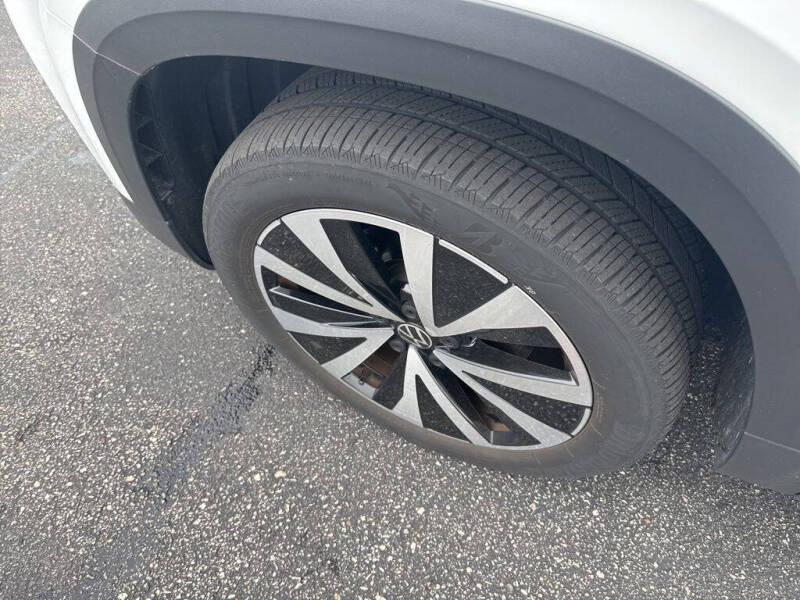 2022 Volkswagen Taos SE 4Motion