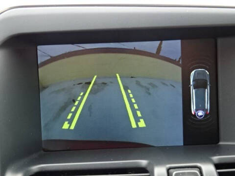 2016 Volvo XC60 T6 Drive-E R-Design Platinum