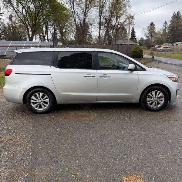 2017 Kia Sedona LX